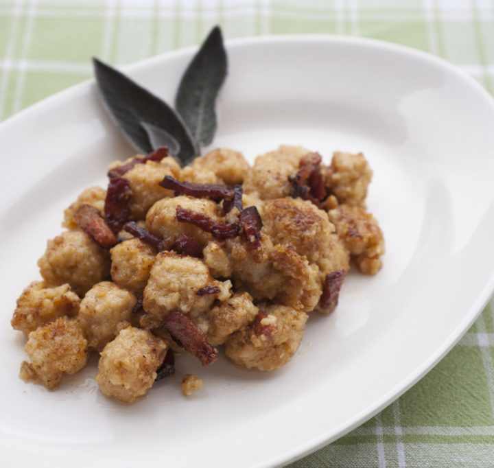 Gnocchi di polenta con la Farina gialla di Storo e Speck Bomè